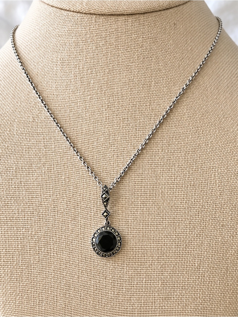 JUDITH JACK Onyx Marcasite Round Pendant and Sterling Silver 925 Necklace